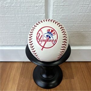MLB Yankees Team Logo Baseball - White, Red & Blue